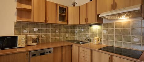 Microwave, dishwasher