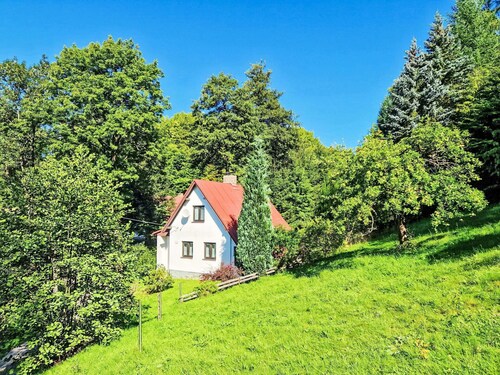 Stunning private villa for 5 people with TV, terrace and pets allowed