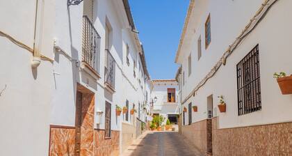 Cubo's El Rincon del Caminito del Rey Apartment / urban / free wifi / near Caminito del Rey