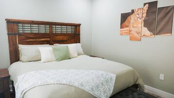 2 bedrooms, iron/ironing board, WiFi, bed sheets