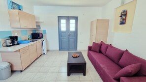 デラックス 4 人部屋 | 専用簡易キッチン | 冷蔵庫