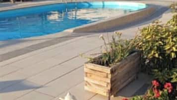 Sæsonbestemt udendørs pool
