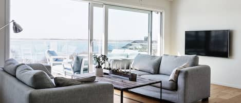 Smart TV, video games