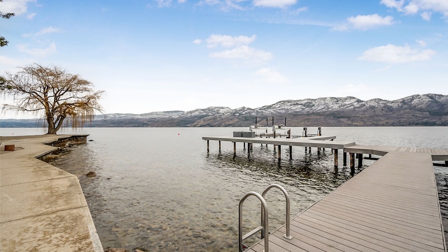 Perfect Getaway Cabin in the Okanagan 6