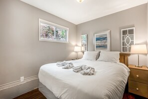 Cabin, Beach View | 2 bedrooms, iron/ironing board, free WiFi, bed sheets - Perfect Getaway Cabin in the Okanagan 6 (West Kelowna)