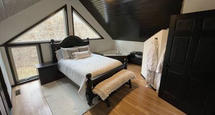 Modern luxury cabin just minutes from Downtown Viroqua.