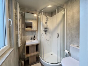 Bathroom - Lovely apartment in villa for 3 people with WIFI, A/C, TV and terrace (Wemding)
