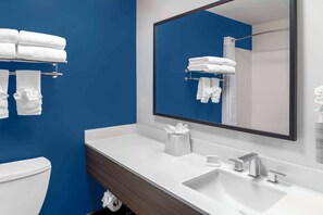Bathroom - Spark by Hilton Lansing (Lansing)