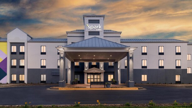 Exterior - Spark by Hilton Lansing (Lansing)