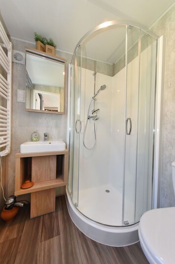 Robinet, Luminaire Plomberie, Tete De Douche, Bâtiment, Salle De Bains, Douche, Design Intérieur, Bar De Douche, Porte