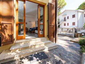 Exterior detail - Nice apartment for 5 people with A/C, WIFI, TV, patio and pets allowed (Follonica)