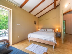 2 室のベッドルーム、旅行用ベビーベッド、WiFi (無料)