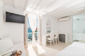 1 bedroom, in-room safe, iron/ironing board, free WiFi