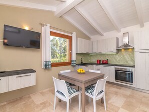 Ofen, Geschirrspüler, Toaster, Hochstuhl