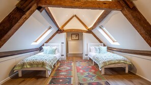 6 Schlafzimmer, Bügeleisen/Bügelbrett, Reisekinderbett, kostenloses WLAN