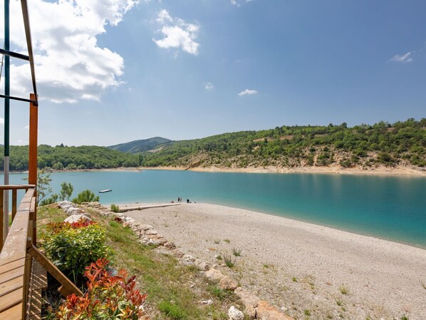 Beach - Beautiful villa for 4 people with A/C, WIFI, TV, terrace and pets allowed (Bauduen)