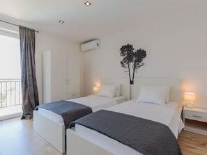 3 habitaciones, tabla de planchar con plancha y wifi gratis 