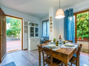 Dining - Nice apartment for 4 guests with A/C, WIFI, pool, TV, patio and pets allowed (Montescudaio)