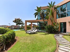 Exterior - Wonderful private villa with A/C, WIFI, private pool, TV, patio, pets allowed and panoramic view (Maspalomas)