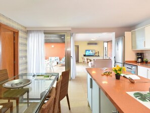 Mikroaaltouuni, uuni, astianpesukone