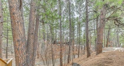 Pet-Friendly Ruidoso Studio ~ 5 Mi to Alto Lake!