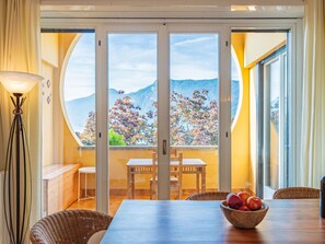 Dining - Lovely apartment for 6 people with pool, WIFI, TV and balcony (Lierna)