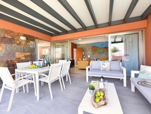 Outdoor dining - Wonderful private villa for 4 people with A/C, private pool, WIFI, TV, patio and pets allowed (Maspalomas)