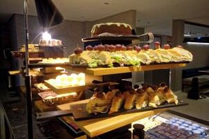 包含每日自助早餐