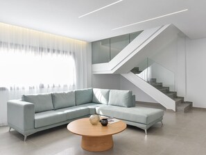 TV - Cosy apartment in villa for 12 guests with WIFI, private pool, A/C, TV, terrace and pets allowed (Maspalomas)