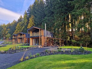 Exterior - Wonderful private villa for 4 people with WIFI, pool, TV, patio and pets allowed (Dvur Králové Nad Labem)