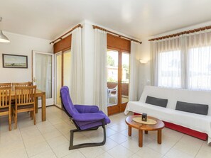 TV - Beautiful apartment in villa for 7 people with WIFI, TV and terrace (Torroella De Montgrí)