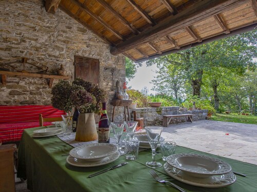 Beautiful private villa for 7 people with private pool, WIFI, TV, terrace and pets allowed