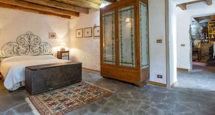 Stunning private villa for 7 people with WIFI, private pool, TV, terrace and pets allowed