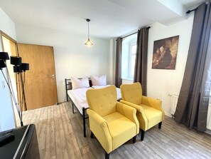 1 bedroom, travel cot, free WiFi