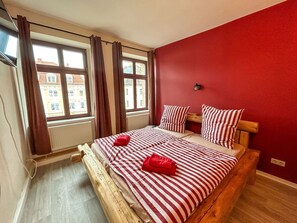 2 bedrooms, free WiFi - Cosy apartment for 6 people with WIFI, TV, patio and pets allowed (Zittau)