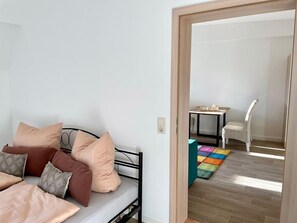 1 bedroom, free WiFi - Beautiful apartment for 3 people with WIFI, TV and pets allowed (Zittau)