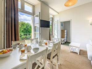 Dining - Nice apartment for 5 people with pool, WIFI and TV (Baden)