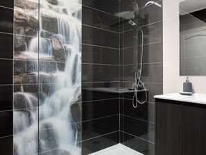 ヘアドライヤー、タオル