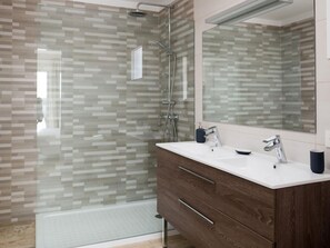 Hårtørrer, håndklæder