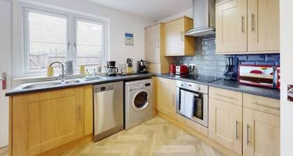 Newly furnished 4BR house in Islington