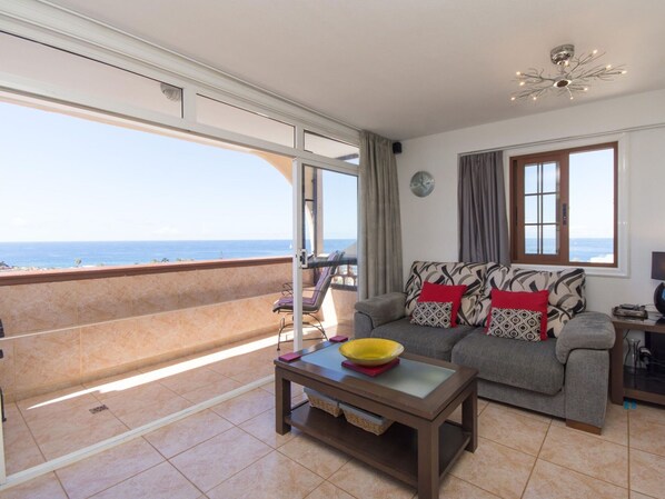 TV - Lovely apartment for 4 guests with WIFI, TV and terrace (Arona)