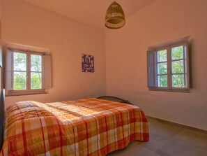 2 Schlafzimmer, Reisekinderbett, kostenloses WLAN