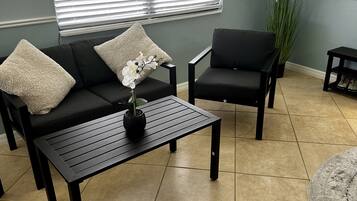 Smart TV, books, offices