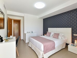 2 Schlafzimmer, Reisekinderbett, kostenloses WLAN