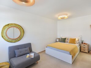 1 slaapkamer, een strijkplank/strijkijzer, reisbedje, gratis wifi