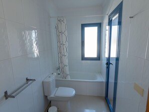 ヘアドライヤー、タオル