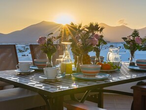 屋外ダイニングエリア