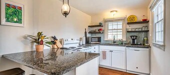 Updated 1BR cottage on private acre+ lot