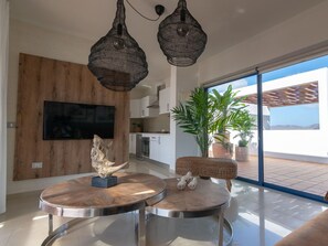Interior - Cosy apartment in villa for 4 guests with WIFI, A/C, private pool, TV and terrace (Playa Blanca)