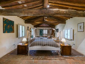 2 Schlafzimmer, Reisekinderbett, kostenloses WLAN